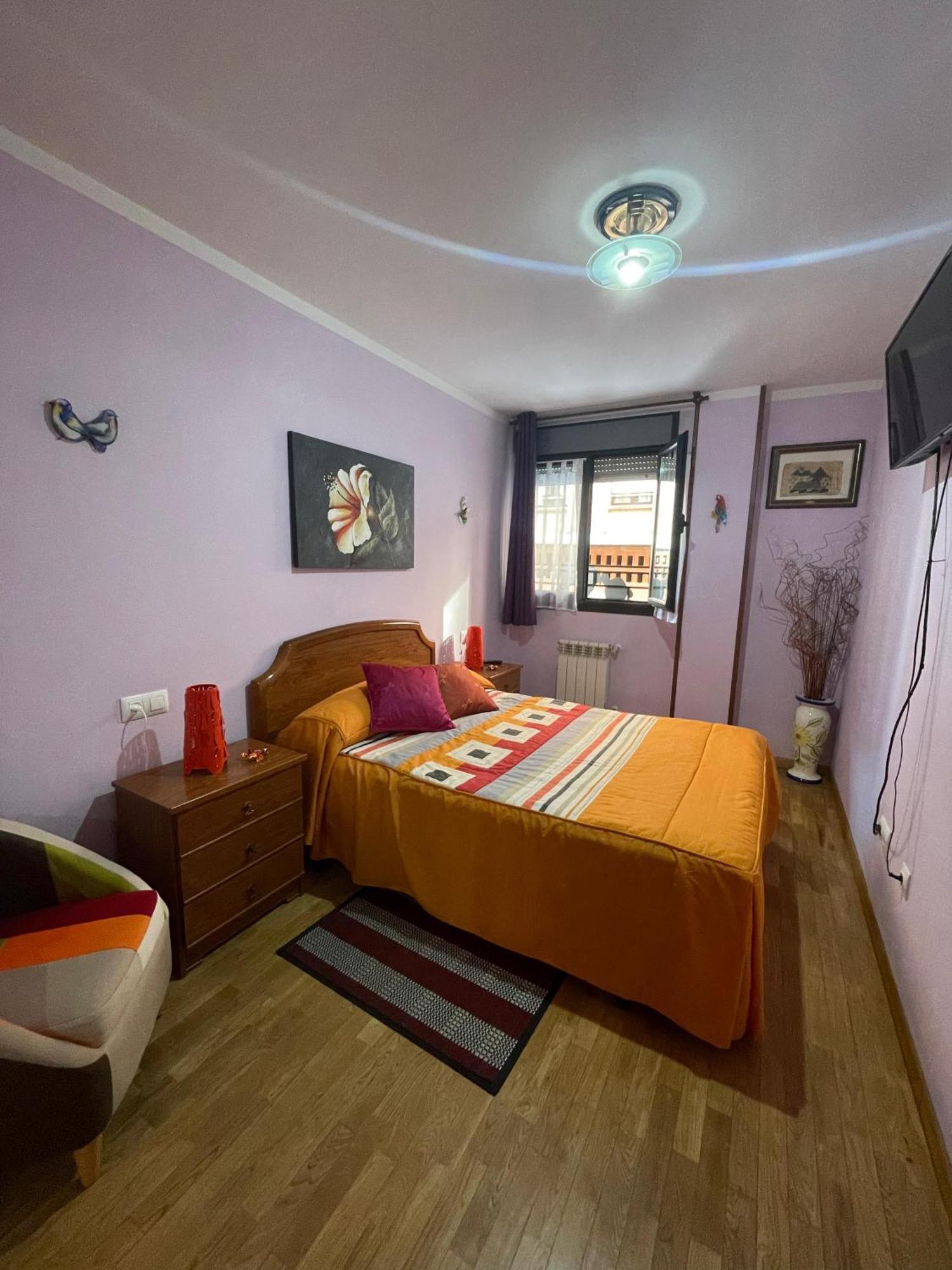 Ferienwohnung Amplio Loft Con Plaza De Garaje Onís Exterior foto
