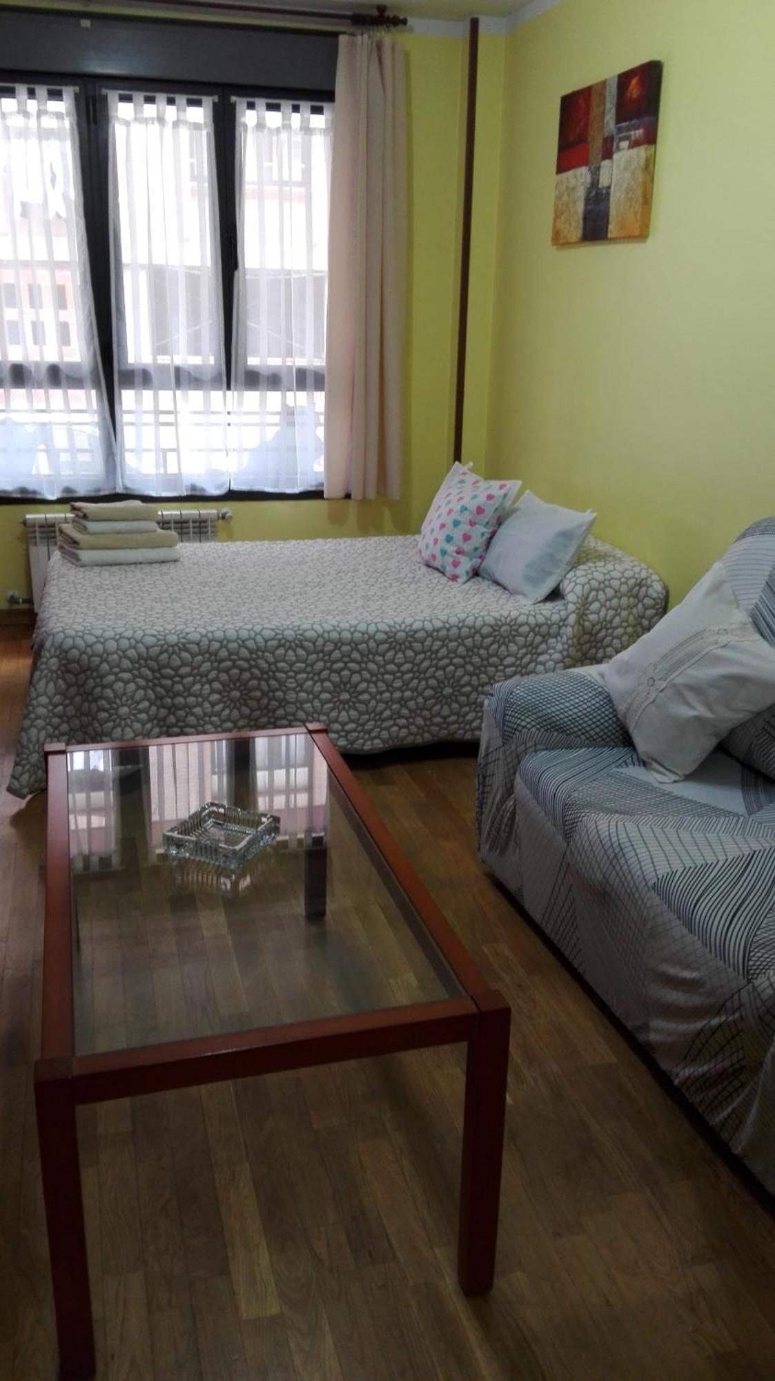 Ferienwohnung Amplio Loft Con Plaza De Garaje Onís Zimmer foto